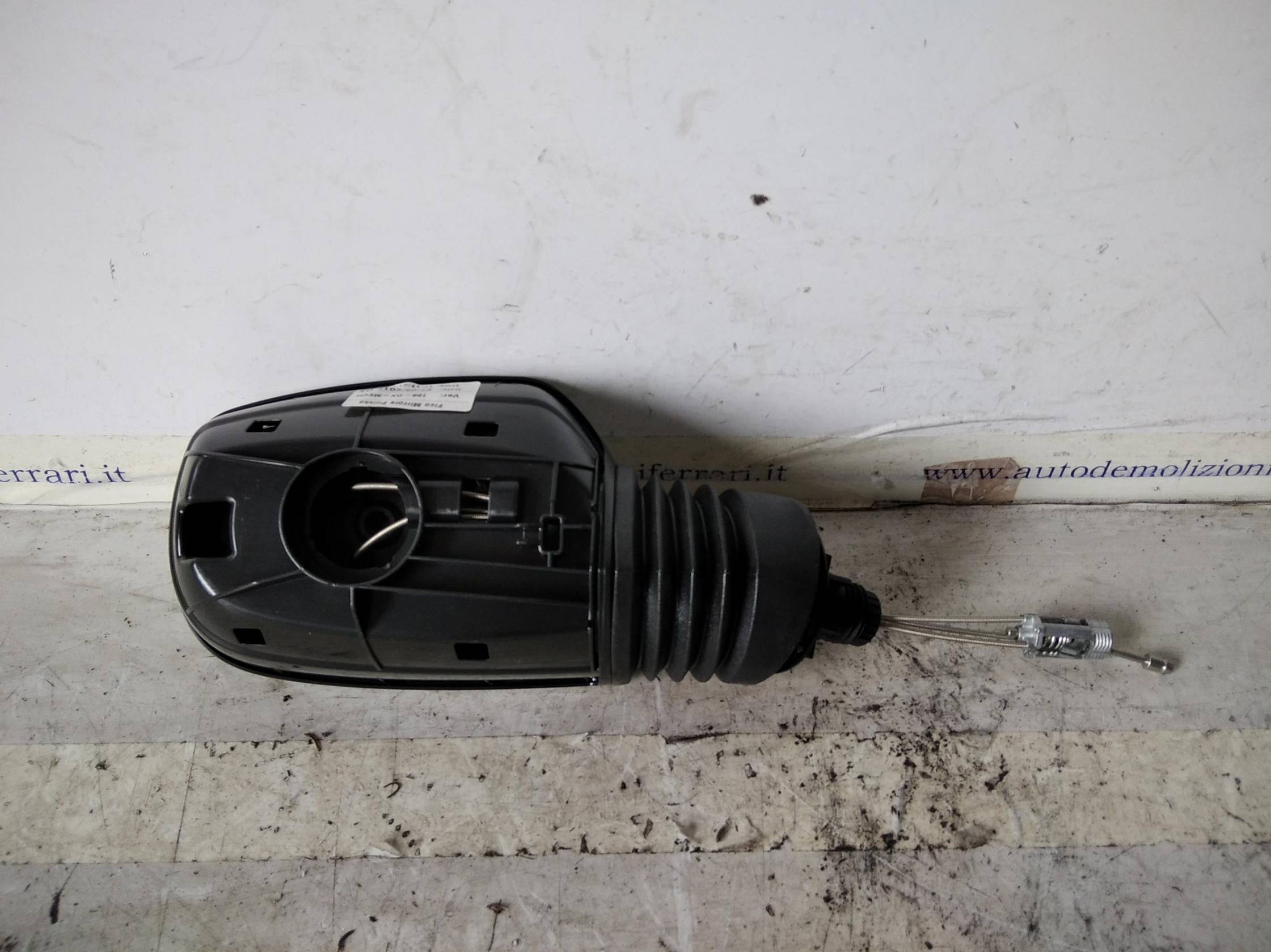 Retrovisore est. dx.